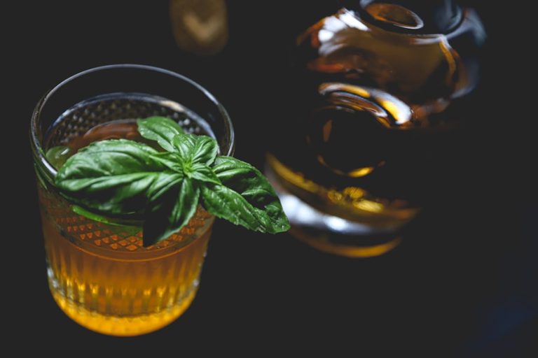 CBD w terapii uzależnień od alkoholu: skuteczne wsparcie? 1 Photo "CBD in alcohol addiction therapy"